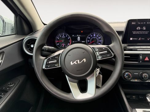 Used 2023 Kia Forte LXS w/ LXS Technology Package FWD image 12
