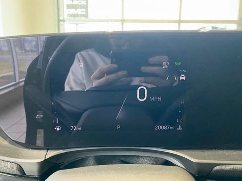 Certified 2024 Buick Envista Sport Touring w/ Convenience I Package image 20