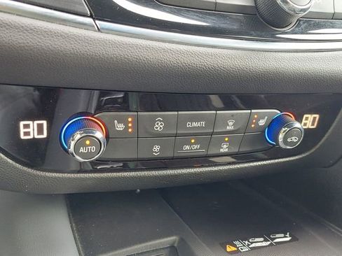 Used 2023 Buick Enclave Essence FWD image 40