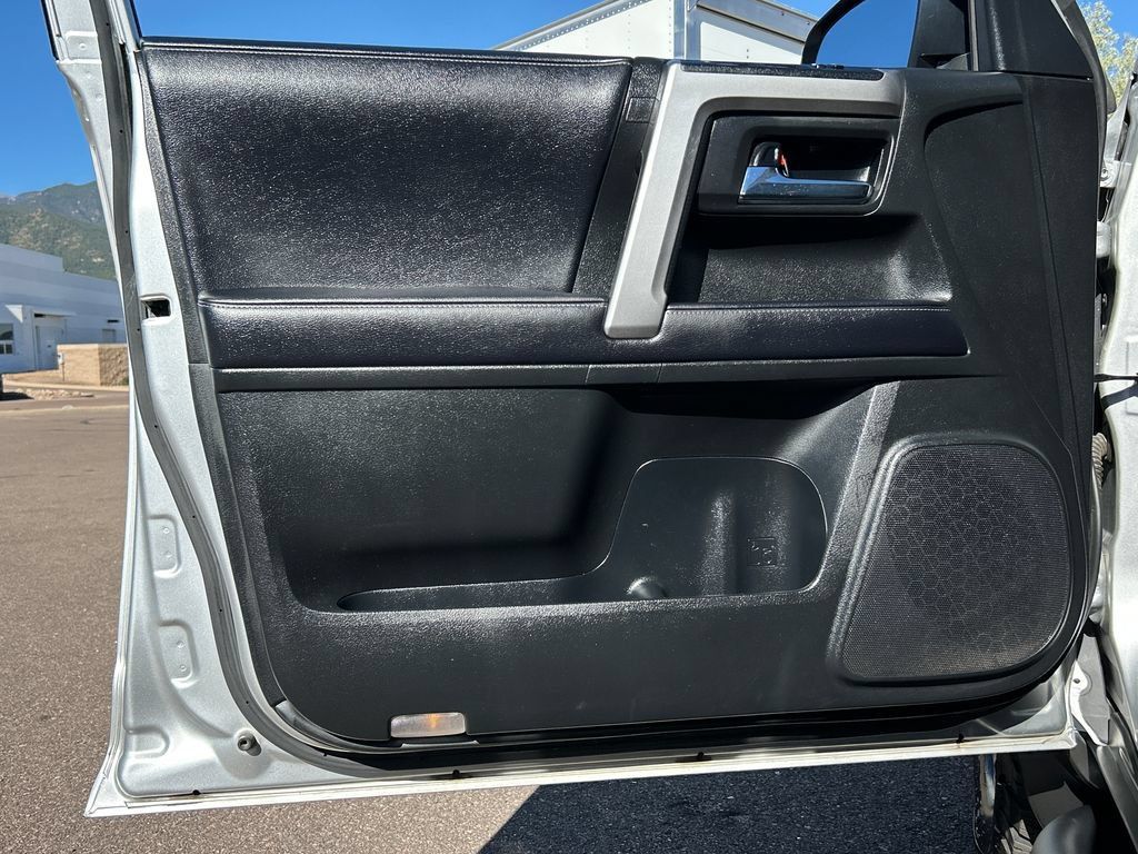 Used 2020 Toyota 4Runner SR5 Premium AWD/4WD image 30