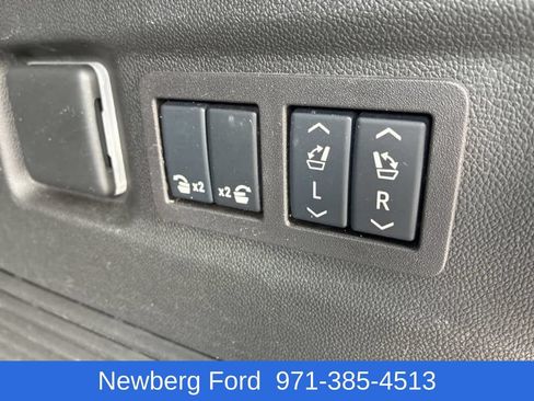 Used 2024 GMC Yukon XL Denali Ultimate AWD/4WD image 36