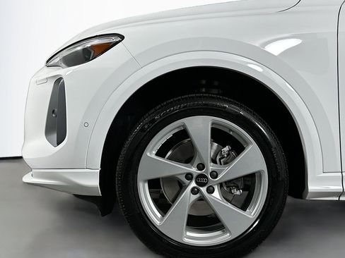 Used 2025 Audi Q5 Premium Plus w/ Premium Plus AWD/4WD image 12