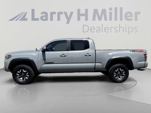 Used 2021 Toyota Tacoma TRD Off-Road w/ Technology Package AWD/4WD image 3