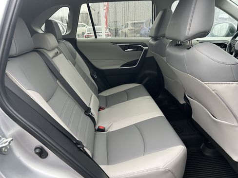 Used 2022 Toyota RAV4 XLE Premium image 25