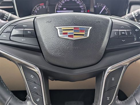 Used 2017 Cadillac XT5 Luxury w/ Driver Awareness Package image 12