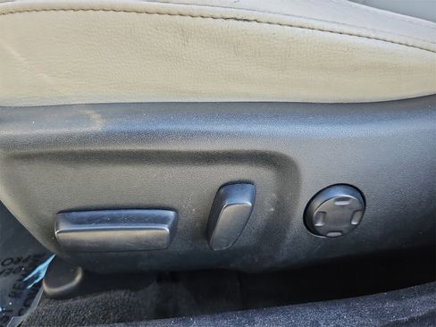 Used 2017 Toyota Avalon XLE image 31