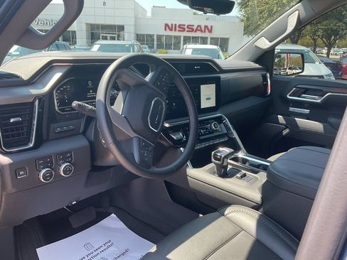 Used 2025 GMC Sierra 1500 Denali w/ Technology Package AWD/4WD image 11