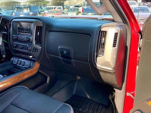Used 2018 Chevrolet Silverado 2500 High Country w/ Duramax Plus Package image 19