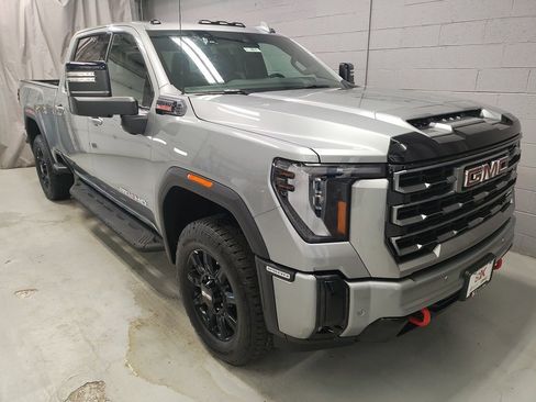 New 2026 GMC Sierra 2500 AT4 w/ Technology Package image 5