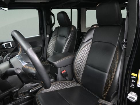 Used 2023 Jeep Wrangler Unlimited Sahara image 33