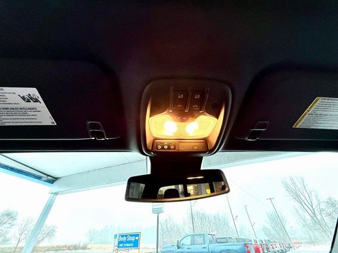 Certified 2025 Chevrolet Colorado Z71 w/ Midnight Edition image 25