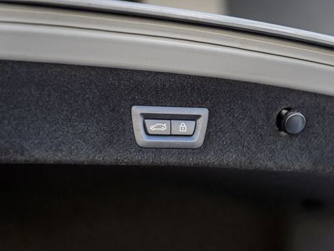 Used 2017 BMW 740i RWD image 12
