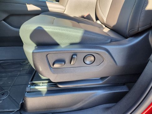 New 2026 Chevrolet Suburban LT w/ Comfort Package image 26