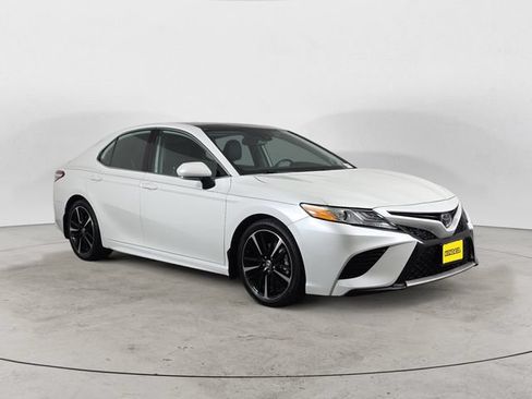 Used 2020 Toyota Camry XSE w/ Navigation Package AWD/4WD image 3