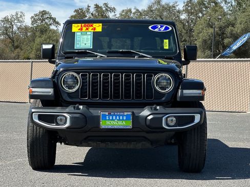 Used 2024 Jeep Gladiator Sport AWD/4WD image 8