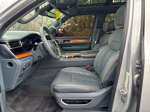 Used 2022 Jeep Grand Wagoneer Series III w/ Rear Seat Video Group 1 image 12