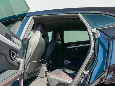 Used 2020 Lamborghini Urus image 47