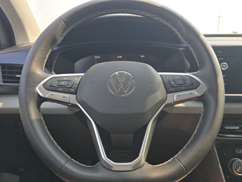 Certified 2023 Volkswagen Taos SE w/ Panoramic Sunroof Package FWD image 21