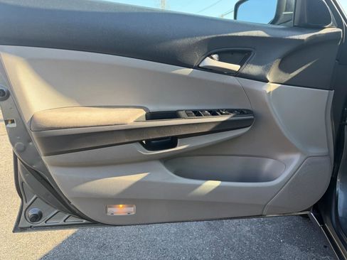 Used 2010 Honda Accord LX image 10