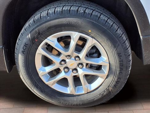 Used 2021 Chevrolet Traverse LS image 29