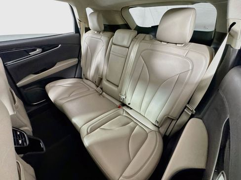 Used 2022 Lincoln Nautilus AWD w/ Premium Package image 22