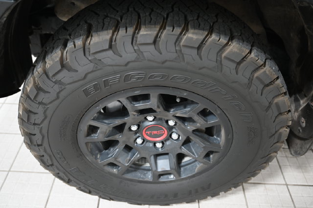 Used 2023 Toyota 4Runner TRD Off-Road Premium w/ Moonroof Package AWD/4WD image 19