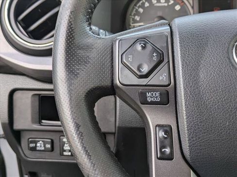 Used 2018 Toyota Tacoma TRD Off-Road image 11
