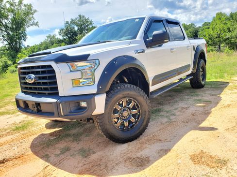Used 2016 Ford F150 XLT w/ Equipment Group 302A Luxury AWD/4WD image 2