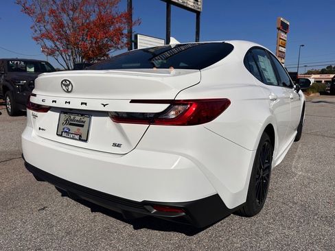 New 2026 Toyota Camry SE image 4