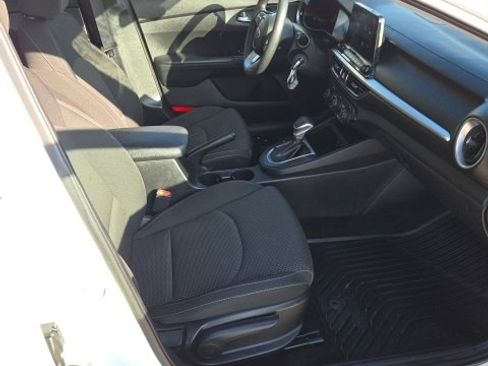 Used 2020 Kia Forte LXS image 30