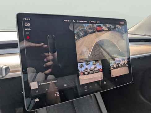 Used 2023 Tesla Model 3 Standard Range image 18