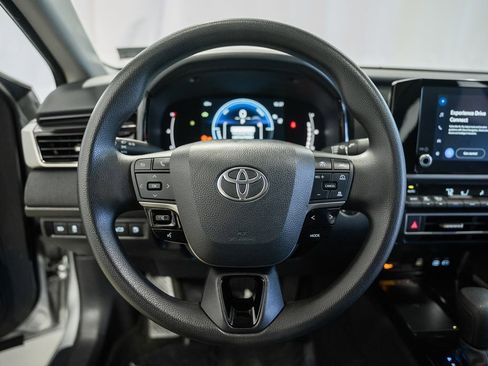Used 2025 Toyota Camry LE FWD image 26