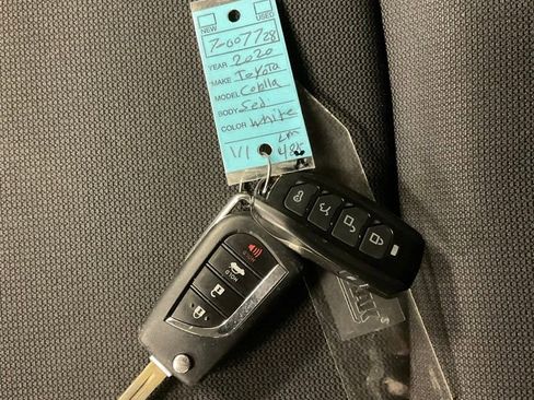 Used 2020 Toyota Corolla LE image 34