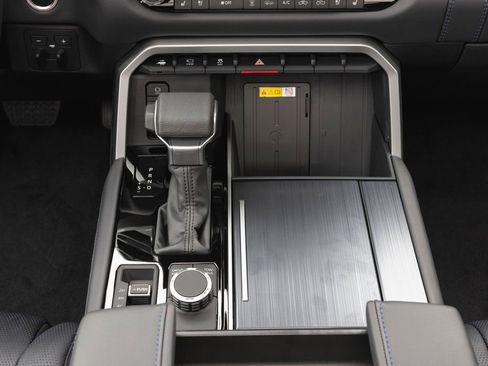 New 2026 Toyota Tundra Platinum image 12