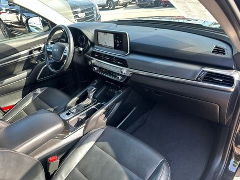 Used 2022 Kia Telluride S image 28