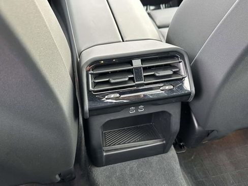 Used 2026 BMW 550e xDrive w/ Premium Package image 19