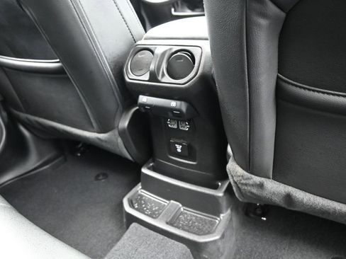 Used 2021 Jeep Wrangler Unlimited Sahara AWD/4WD image 39