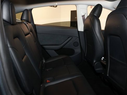 Used 2023 Tesla Model Y Long Range image 14