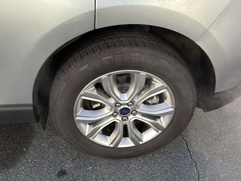 Used 2022 Ford Edge Titanium image 31