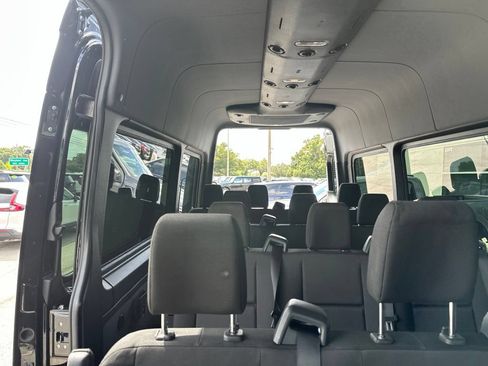 Used 2025 Mercedes-Benz Sprinter 2500 image 8