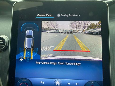 Used 2025 Mercedes-Benz GLC 300 4MATIC image 19