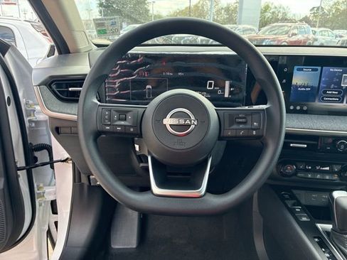 New 2026 Nissan Kicks SV w/ SV Premium Package FWD image 11