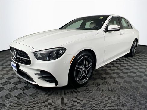 Used 2022 Mercedes-Benz E 350 4MATIC Sedan image 2