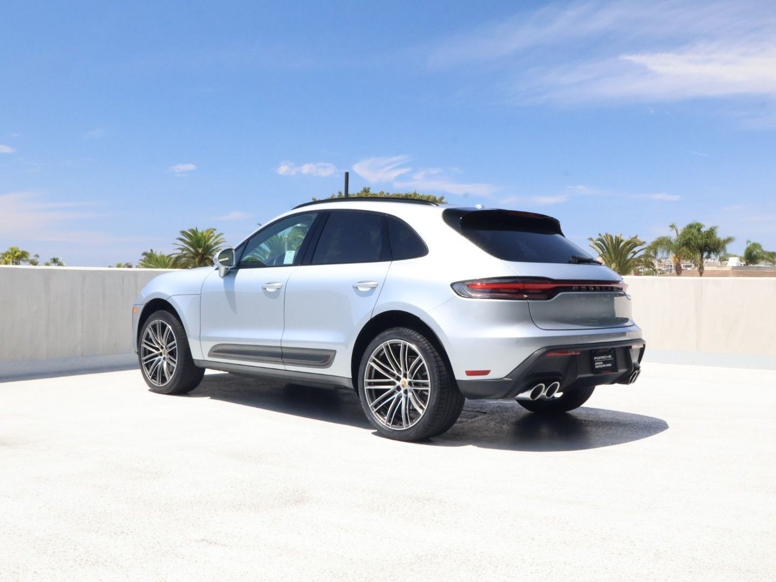 Certified 2026 Porsche Macan AWD/4WD image 3