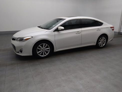 Used 2015 Toyota Avalon XLE Premium image 2