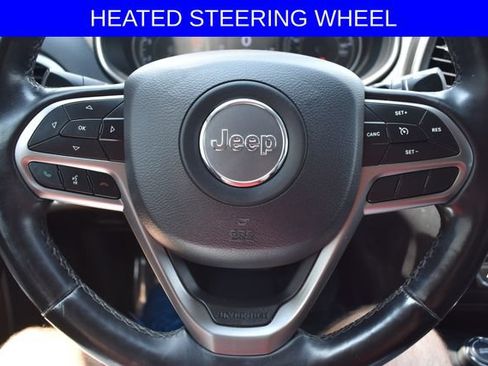 Used 2020 Jeep Cherokee Latitude Plus w/ Cold Weather Group AWD/4WD image 5