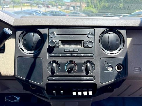 Used 2009 Ford F550 2WD Regular Cab Super Duty image 15