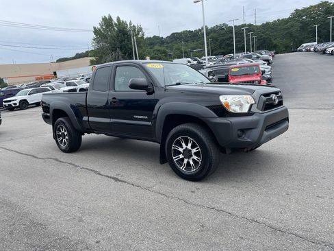 Used 2013 Toyota Tacoma 4x4 Access Cab V6 w/ Convenience Pkg image 6