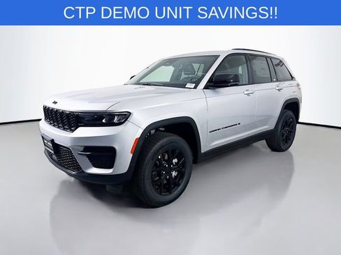 New 2025 Jeep Grand Cherokee Altitude AWD/4WD image 3