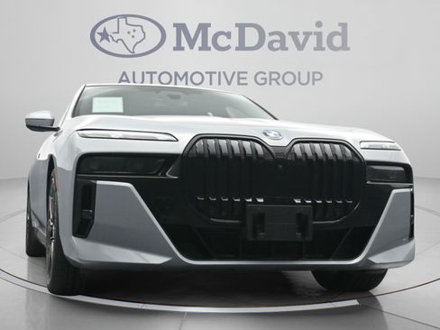 Used 2023 BMW 760i xDrive w/ Executive Package AWD/4WD image 26